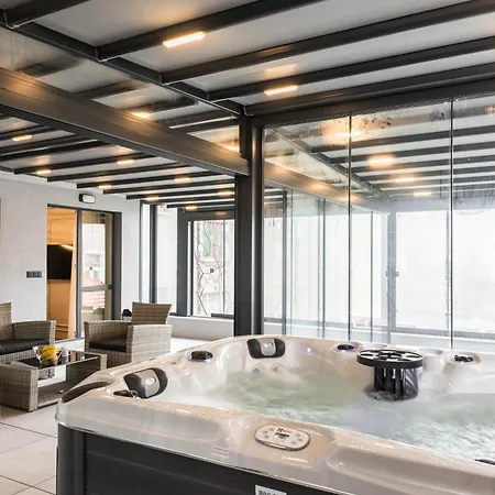 Center Luxury Апартаменты