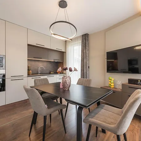 Center Luxury Апартаменты *