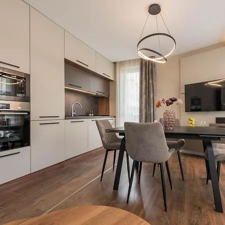 Center Luxury Апартаменты *