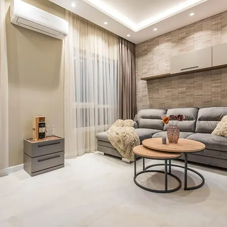 Center Luxury *