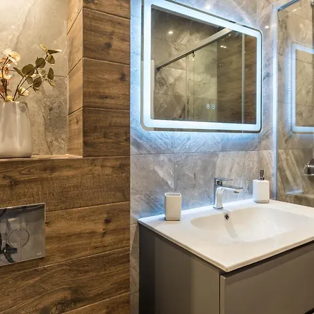Апартаменты Center Luxury *