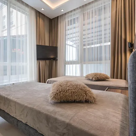 Center Luxury Апартаменты