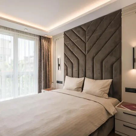 Center Luxury Апартамент