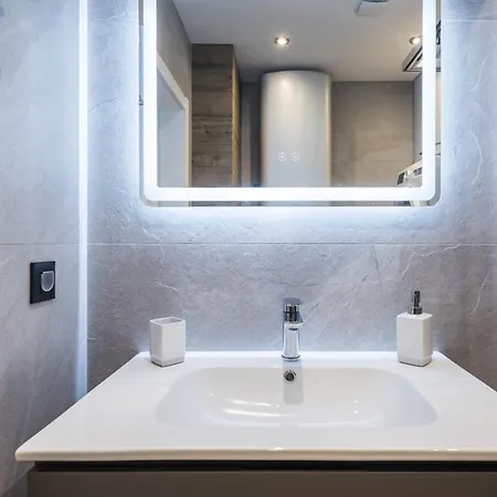Center Luxury Апартамент *