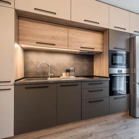 Center Luxury Апартамент